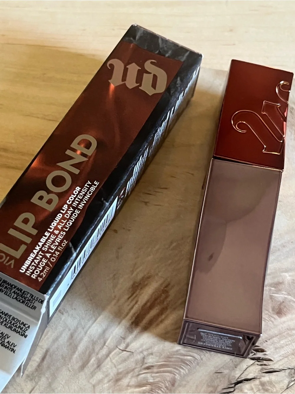 NIB Urban decay Once Strangers long wear liquid lip color